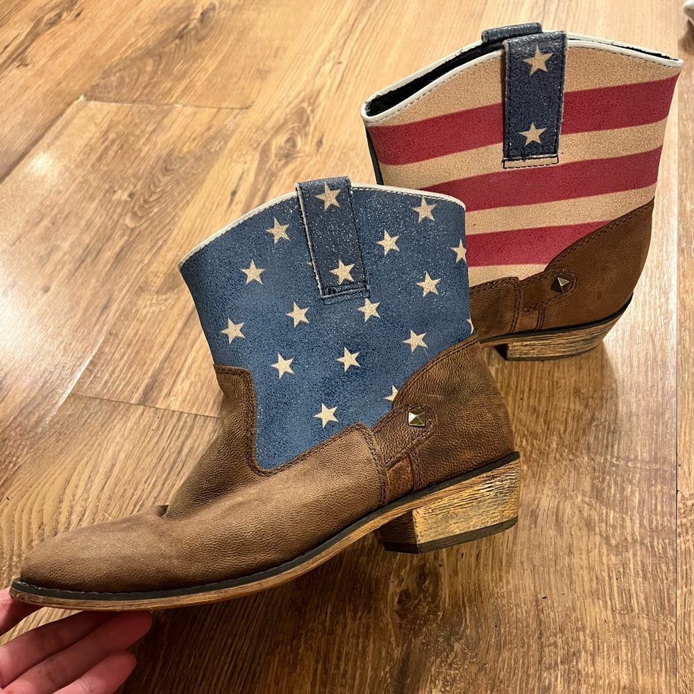 Size 7 American flag booties